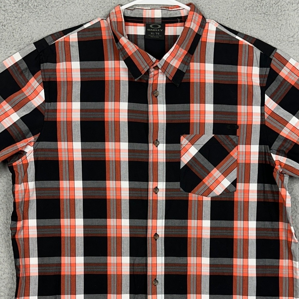Oakley Shirt Men XL Orange Black Plaid Button Up Casual Short Sleeve Pocket Logo